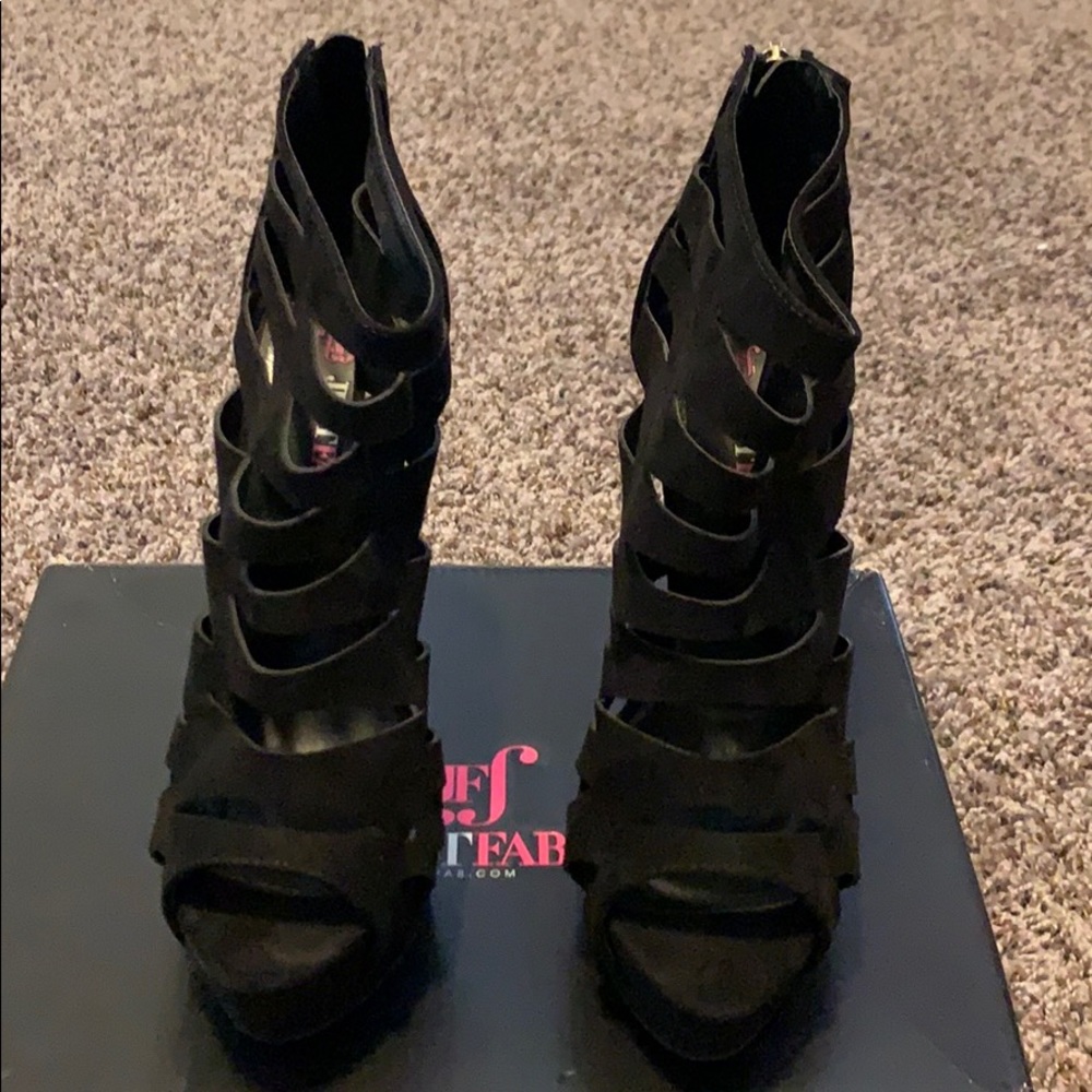 Black and gold heel